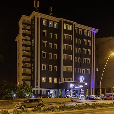 Real House Boutique Hotel *