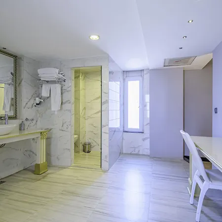 Real House Boutique *