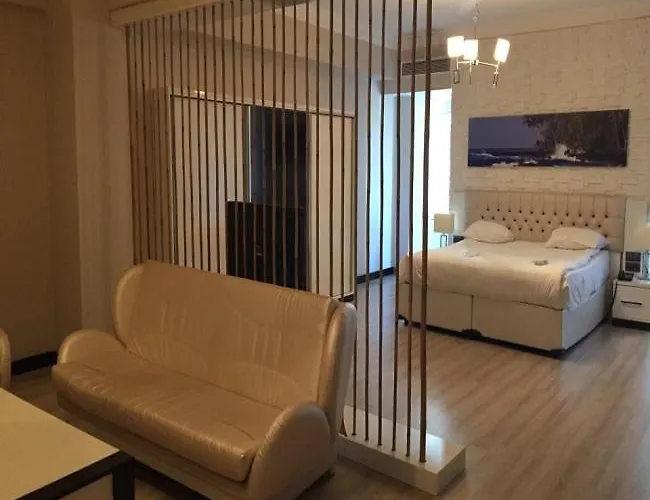 Real House Boutique *