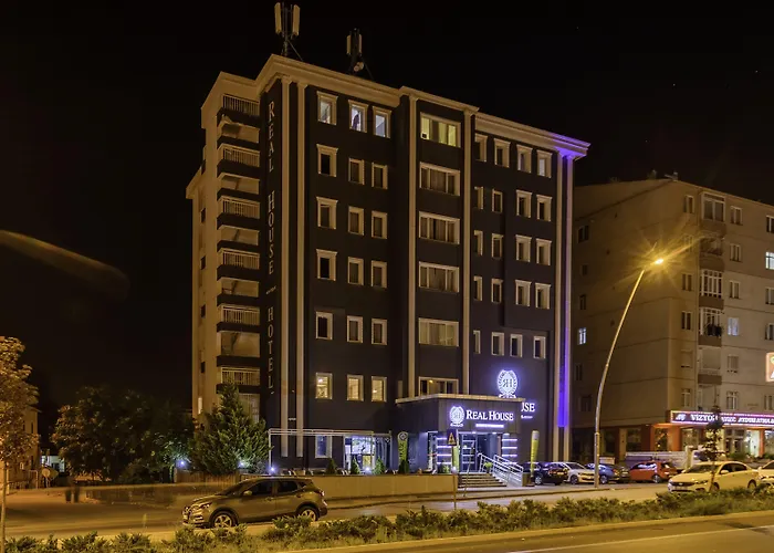 Real House Boutique Hotel *