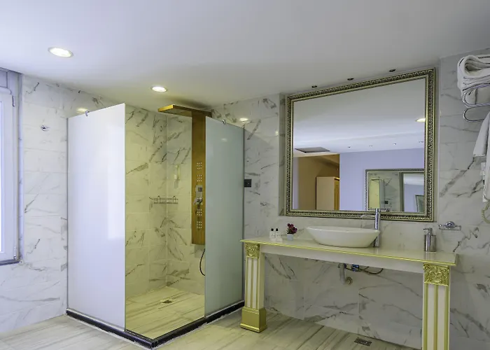 Real House Boutique Hotel