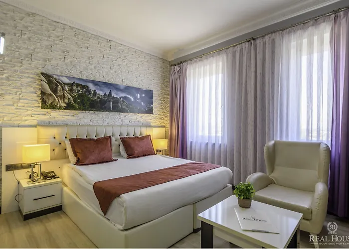 Real House Boutique *