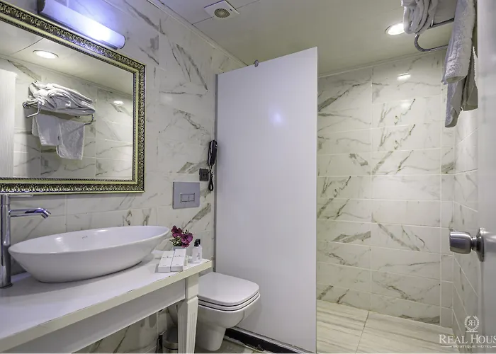 Real House Boutique Hotel